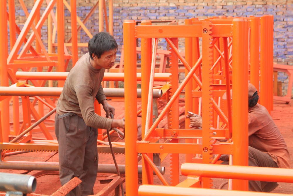 鋁合金門窗維護新選擇：高品質醇酸調和漆的卓越表現