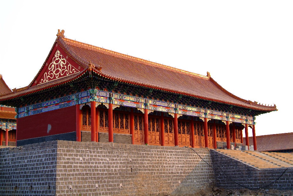 筑就堅固防線，守護美好家園 —— 探索晨虹醇酸磁漆在建筑外墻維護中的卓越表現(xiàn)