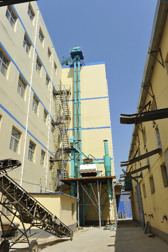 機械設備煥新顏，晨虹醇酸外用磁漆守護每一刻