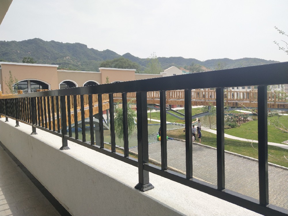 抵御嚴寒挑戰(zhàn)，晨虹醇酸防銹漆守護每一寸表面