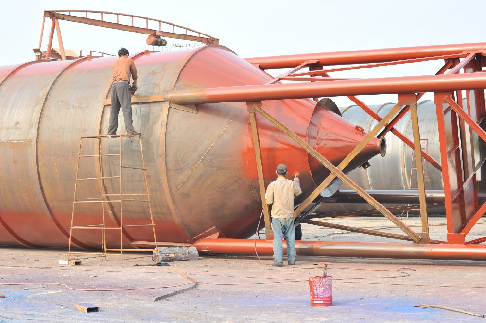 打造堅固防護，選擇適合涂刷鐵的優質醇酸清漆