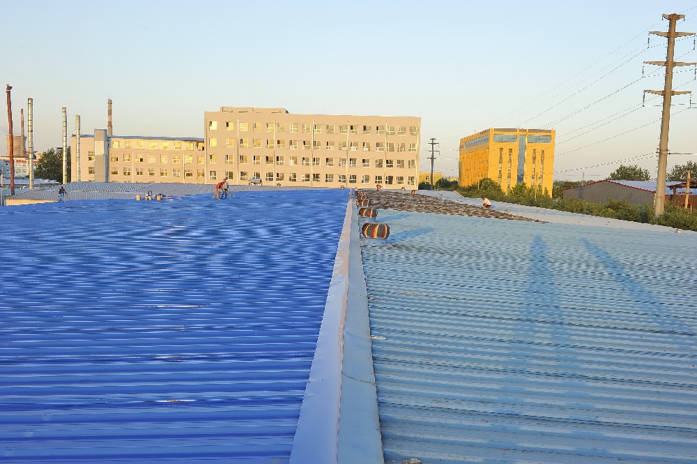 彩鋼瓦翻新利器，晨虹醇酸防銹漆守護(hù)建筑之美