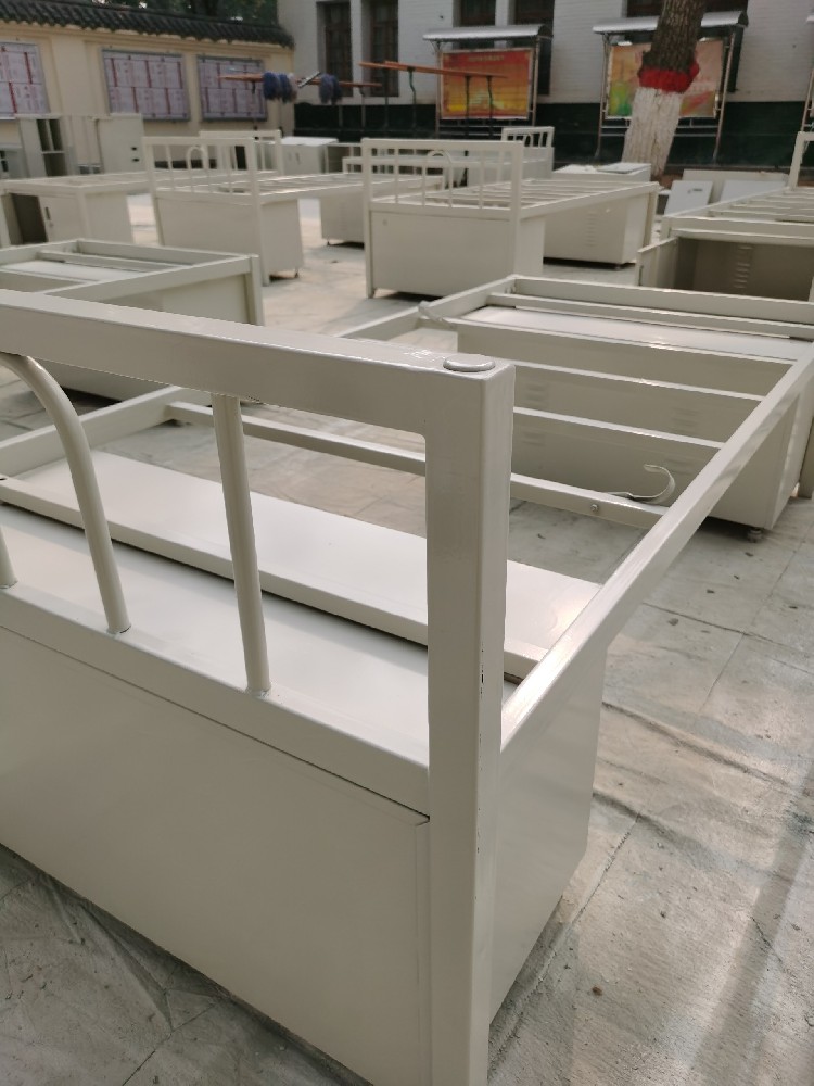 教學(xué)設(shè)備煥新顏，晨虹醇酸漆打造安全美觀學(xué)習(xí)環(huán)境